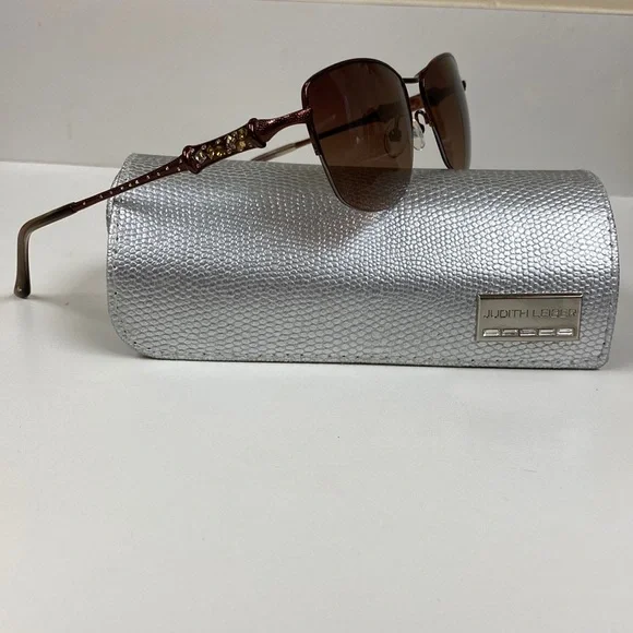 Judith Leiber | Accessories | Judith Lieber Stunning  display picture 2